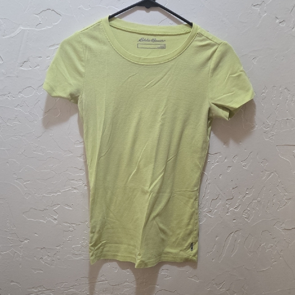3/$10 Eddie Bauer Women's Short Sleeve Tee in Light Green